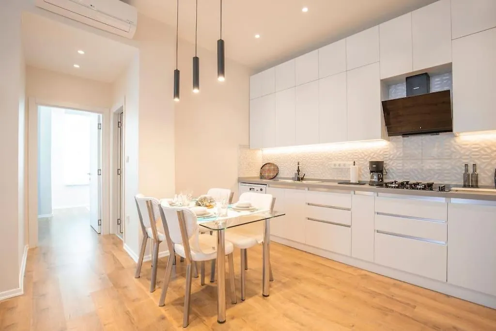 Modern Flat With Central Location Near Nisantasi Istanbul 0*,  Turcia