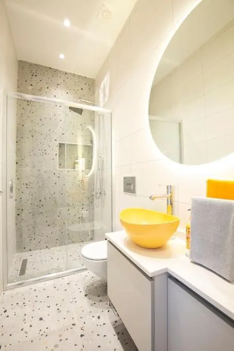 Modern Flat With Central Location Near Nisantasi Istanbul Apartament